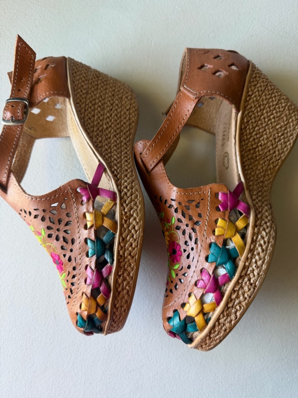 Handcrafted Brown Leather Platform Sandals with Floral Embroidery size 8 - Picture 3 of 5